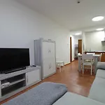Apartmán En Ed. Monte Oiz